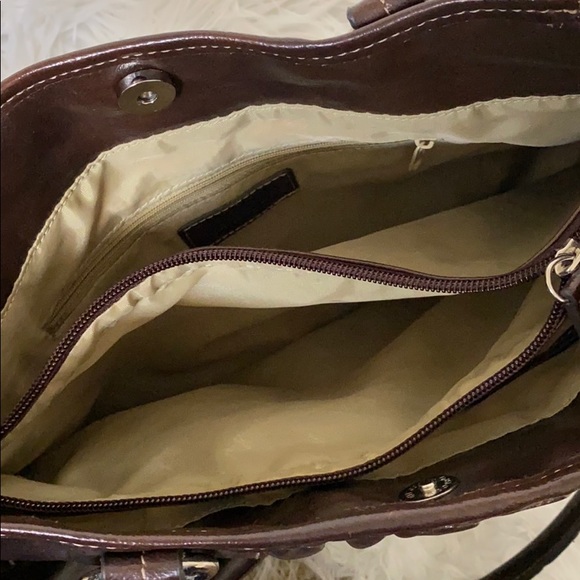 • Brown Elle Purse • - Picture 7 of 7